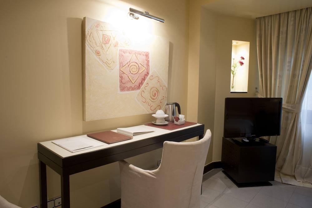 A Casa Canut Hotel Gastronomic Les Escaldes ภายนอก รูปภาพ A room at the hotel