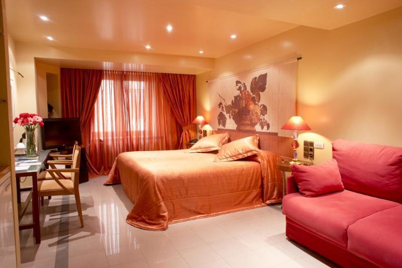 A Casa Canut Hotel Gastronomic Les Escaldes ภายนอก รูปภาพ A bedroom