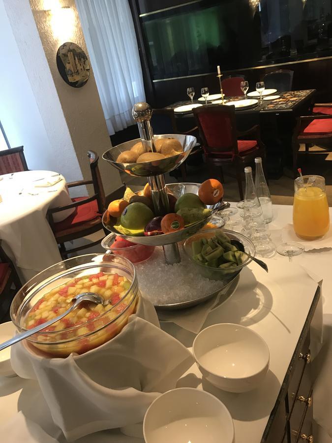 A Casa Canut Hotel Gastronomic Les Escaldes ภายนอก รูปภาพ Fruit salad